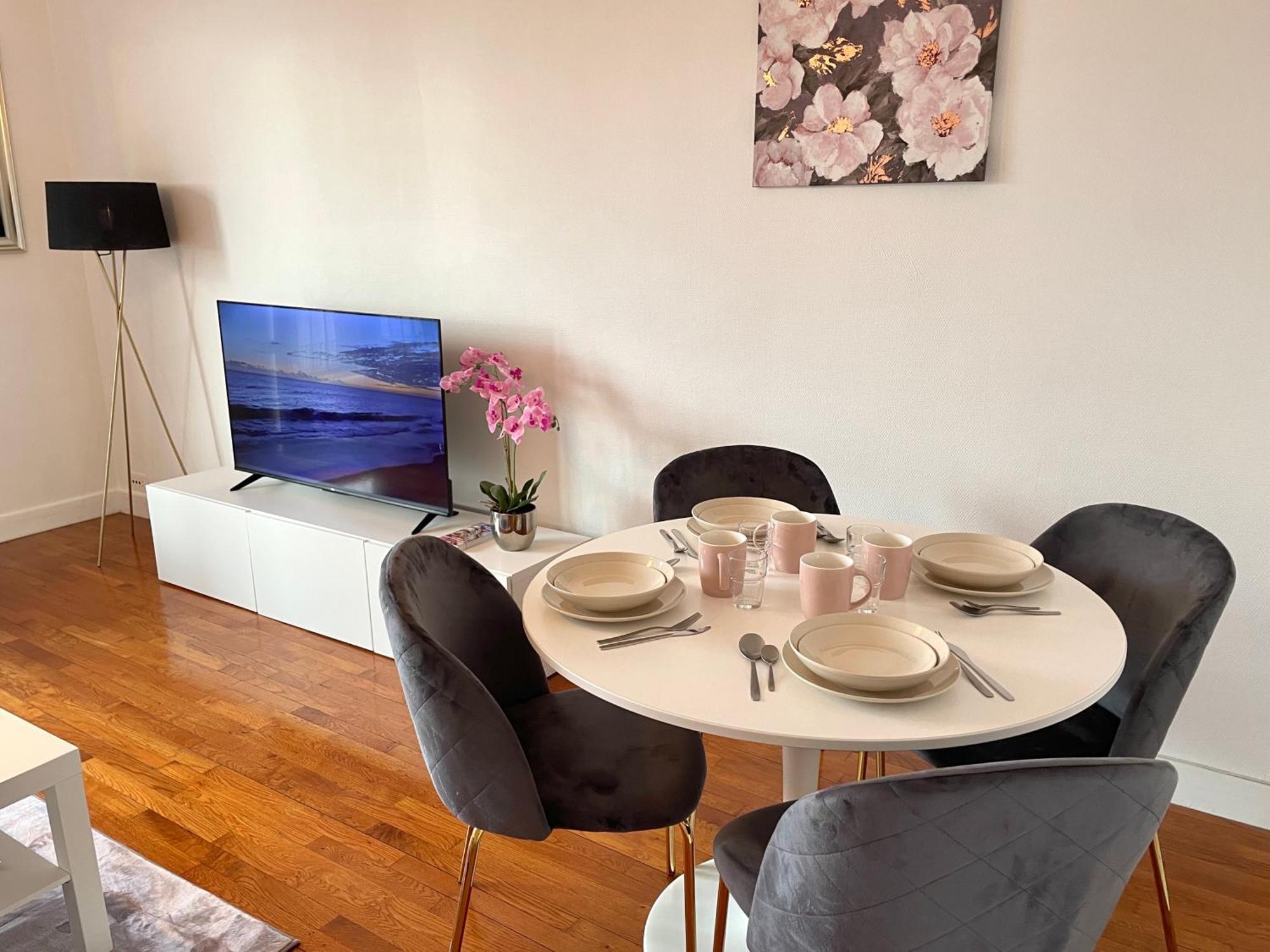 Appartement Confortable, Centre-Ville 트루아 외부 사진